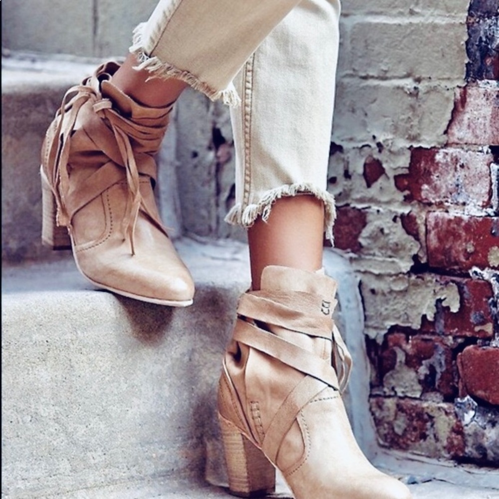 Free People Tan Leather Ankle Bootie Size 6
